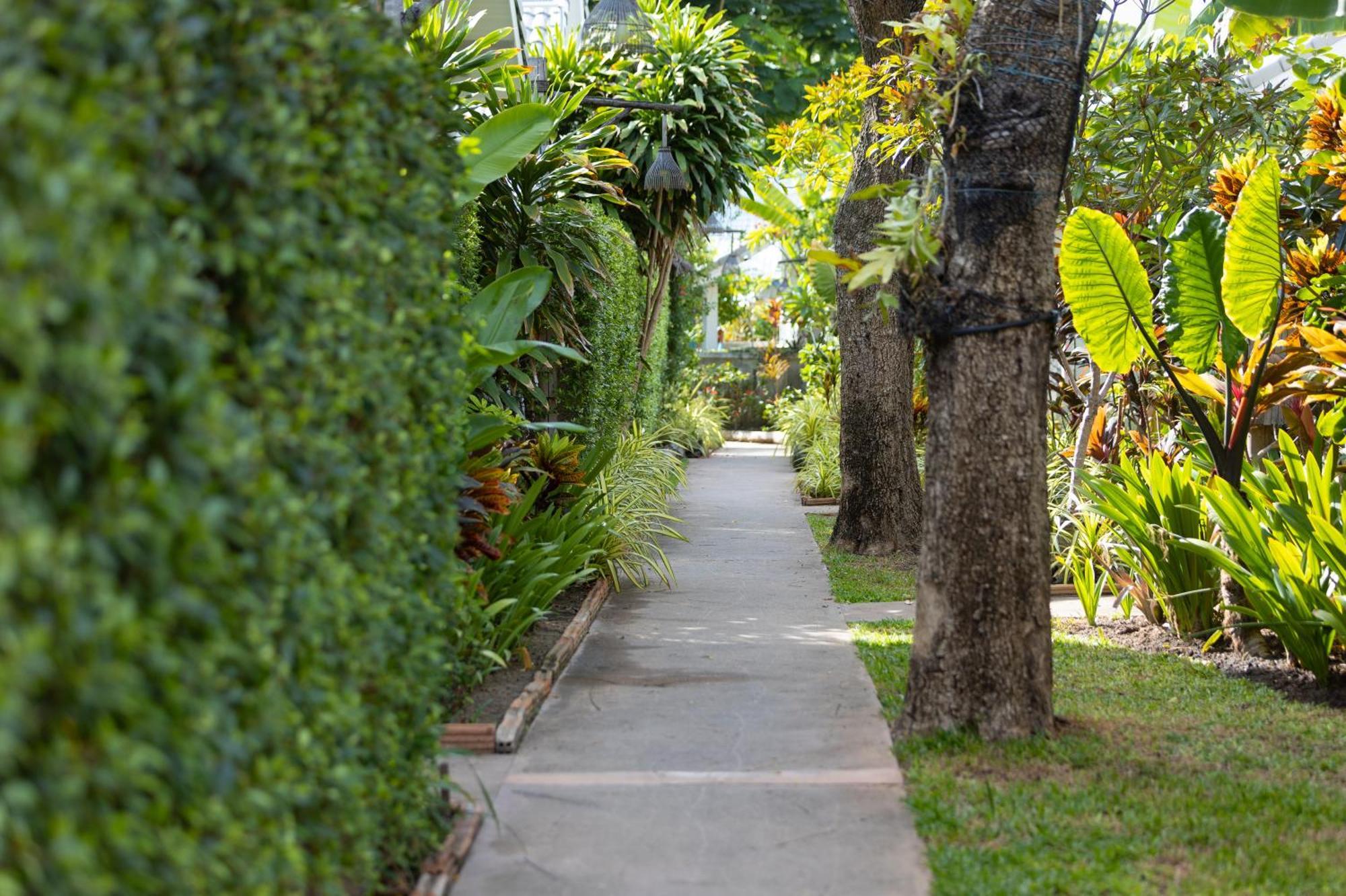 King'S Garden Resort - Sha Plus Pantai Chaweng Luaran gambar